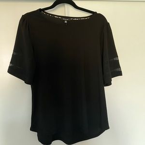 Black Tee With ruched Shoulders and Mesh